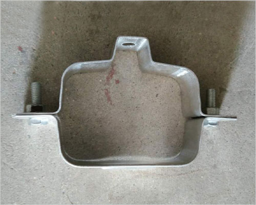 小方管箍是用来连接两根管子的一段短管. 也叫外接头.管箍因为其使用方便,广泛应用于民用建筑,工业,农业等领域.