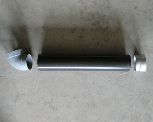 小圆下水管就是用于排泄使用过的水的管子,洗脸水,洗菜水,便池的水等等都通过下水管排到下水道.
